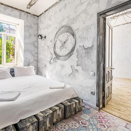 Loft On Mayakovsky 9 Odessa Ngoại thất bức ảnh