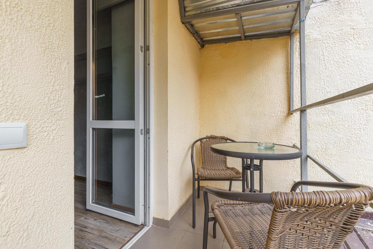 Loft On Mayakovsky 9 Odessa Ngoại thất bức ảnh