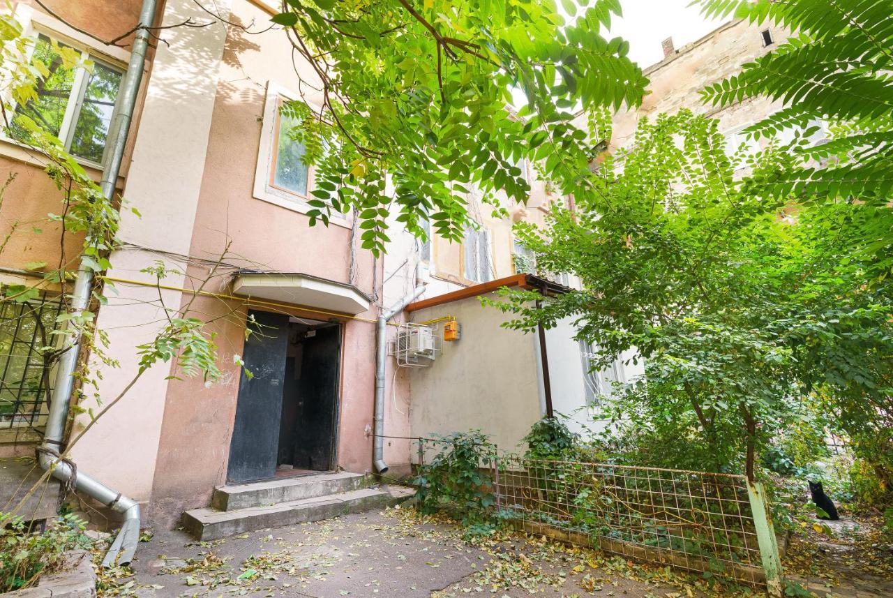 Loft On Mayakovsky 9 Odessa Ngoại thất bức ảnh